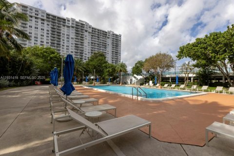 Condominio en venta en Aventura, Florida, 2 dormitorios, 154.78 m2 № 1992283 - foto 28