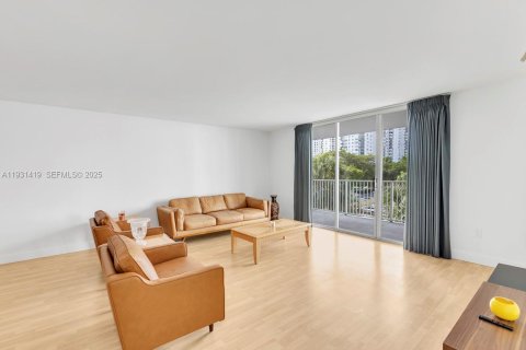 Condominio en venta en Aventura, Florida, 2 dormitorios, 154.78 m2 № 1992283 - foto 3