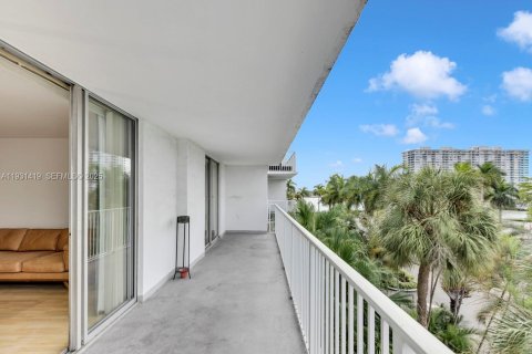 Condominio en venta en Aventura, Florida, 2 dormitorios, 154.78 m2 № 1992283 - foto 11