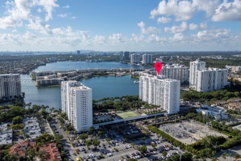 Condominio en venta en Aventura, Florida, 2 dormitorios, 154.78 m2 № 1992283 - foto 1