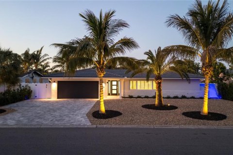 Casa en venta en Largo, Florida, 2 dormitorios, 133.31 m2 № 1532721 - foto 1