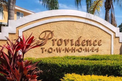 Adosado en venta en Brandon, Florida, 2 dormitorios, 138.42 m2 № 1778109 - foto 8
