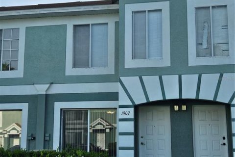 Adosado en venta en Brandon, Florida, 2 dormitorios, 138.42 m2 № 1778109 - foto 1