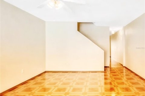 Adosado en venta en Brandon, Florida, 2 dormitorios, 138.42 m2 № 1778109 - foto 2