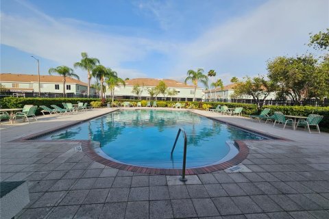 Adosado en venta en Brandon, Florida, 2 dormitorios, 138.42 m2 № 1778109 - foto 7