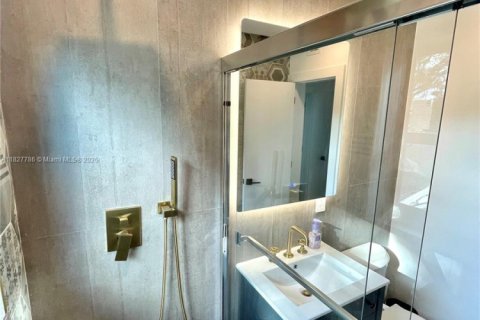 Commercial property in Fort Lauderdale, Florida 360.46 sq.m. № 1800819 - photo 18
