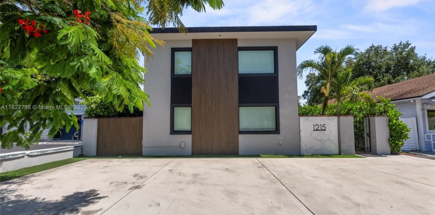 Commercial property in Fort Lauderdale, Florida 360.46 sq.m. № 1800819