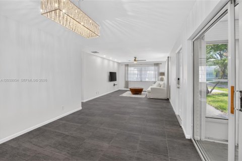 Купить кондоминиум в Бойнтон-Бич, Флорида 2 спальни, 115.01м2, № 2085811 - фото 3