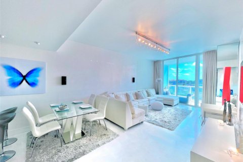 Studio à Condo à Miami Beach, Floride  № 2337127