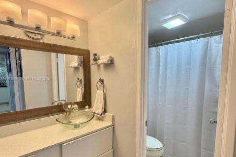 Condo in Miami, Florida, 1 bedroom  № 1941963 - photo 20