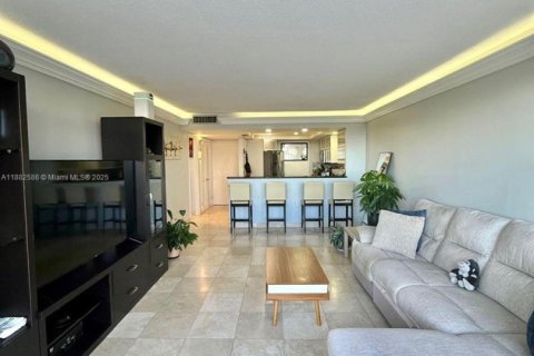 Condo in Miami, Florida, 1 bedroom  № 1941963 - photo 12