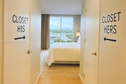 Condo in Miami, Florida, 1 bedroom  № 1941963 - photo 18
