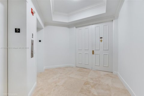 Copropriété à vendre à Coral Gables, Floride: 3 chambres, 276.11 m2 № 1957389 - photo 3