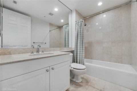 Copropriété à vendre à Coral Gables, Floride: 3 chambres, 276.11 m2 № 1957389 - photo 25