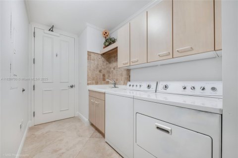 Copropriété à vendre à Coral Gables, Floride: 3 chambres, 276.11 m2 № 1957389 - photo 26