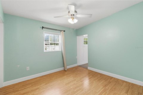 House in Orlando, Florida 3 bedrooms, 124.58 sq.m. № 2222739 - photo 28