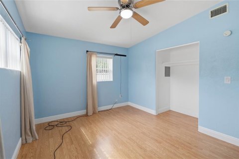 House in Orlando, Florida 3 bedrooms, 124.58 sq.m. № 2222739 - photo 27
