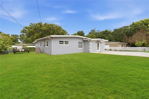 House in Orlando, Florida 3 bedrooms, 124.58 sq.m. № 2222739 - photo 4