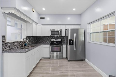 House in Orlando, Florida 3 bedrooms, 124.58 sq.m. № 2222739 - photo 19
