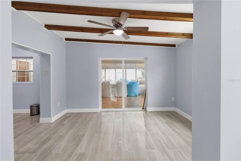 House in Orlando, Florida 3 bedrooms, 124.58 sq.m. № 2222739 - photo 15