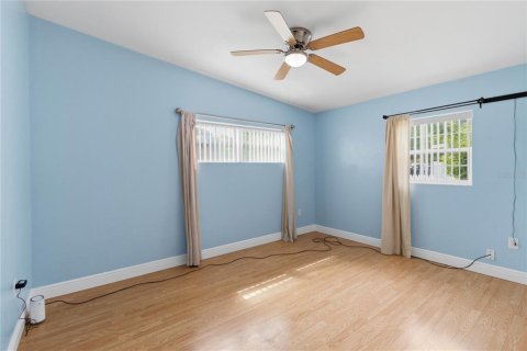 House in Orlando, Florida 3 bedrooms, 124.58 sq.m. № 2222739 - photo 26