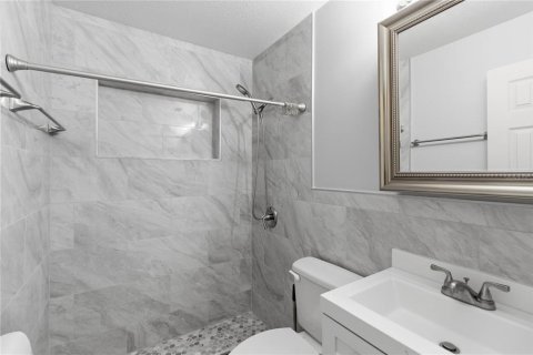 House in Orlando, Florida 3 bedrooms, 124.58 sq.m. № 2222739 - photo 24