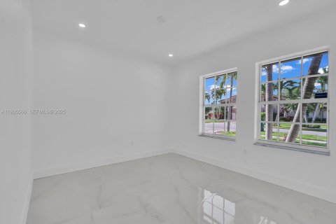 Casa en alquiler en Miami, Florida, 4 dormitorios, 155.52 m2 № 1993625 - foto 28