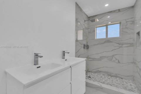 Casa en alquiler en Miami, Florida, 4 dormitorios, 155.52 m2 № 1993625 - foto 20