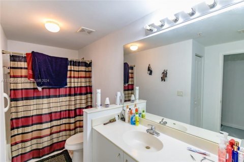 Condo in Coral Springs, Florida, 1 bedroom  № 1753487 - photo 10