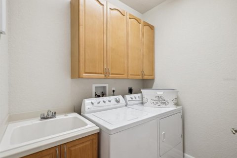 Townhouse in Tarpon Springs, Florida 3 bedrooms, 241.45 sq.m. № 1784388 - photo 19