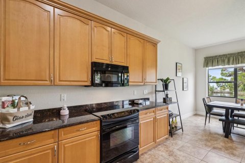 Townhouse in Tarpon Springs, Florida 3 bedrooms, 241.45 sq.m. № 1784388 - photo 12