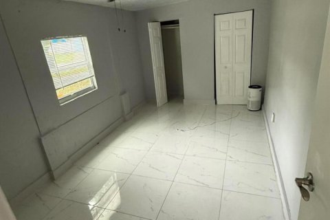 Купить виллу или дом в Лейк-Уорт, Флорида 1 комната, 119.29м2, № 2177052 - фото 14