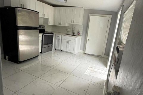 Купить виллу или дом в Лейк-Уорт, Флорида 1 комната, 119.29м2, № 2177052 - фото 20