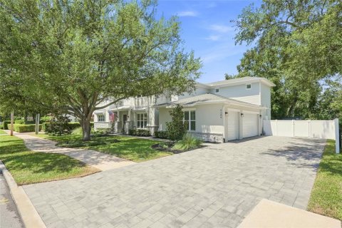 House in Tampa, Florida 5 bedrooms, 382.85 sq.m. № 2345503 - photo 4