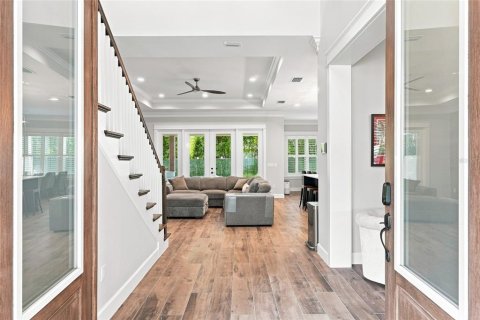 House in Tampa, Florida 5 bedrooms, 382.85 sq.m. № 2345503 - photo 6