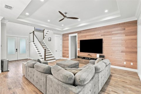 House in Tampa, Florida 5 bedrooms, 382.85 sq.m. № 2345503 - photo 18