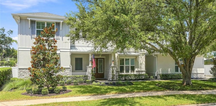 House in Tampa, Florida 5 bedrooms, 382.85 sq.m. № 2345503