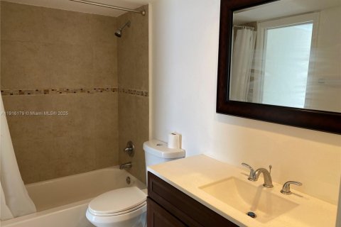 Снять в аренду кондоминиум в Пайнкрест, Флорида 2 спальни, 91.23м2, № 1971041 - фото 5