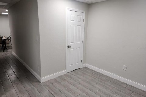 Commercial property in Orlando, Florida 369.75 sq.m. № 2309958 - photo 3