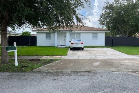 Villa ou maison à Homestead, Floride 3 chambres, 111.48 m2 № 2087848