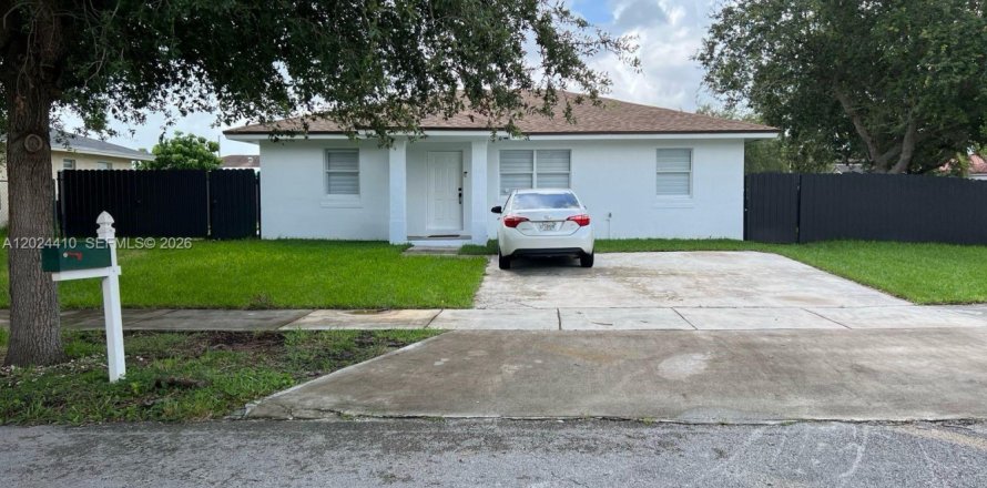 Villa ou maison à Homestead, Floride 3 chambres, 111.48 m2 № 2087848