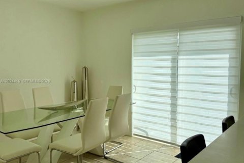 Villa ou maison à vendre à Homestead, Floride: 3 chambres, 111.48 m2 № 2087848 - photo 11