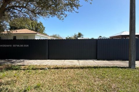 Villa ou maison à vendre à Homestead, Floride: 3 chambres, 111.48 m2 № 2087848 - photo 2