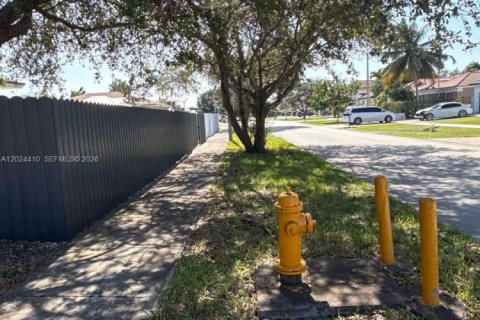 Villa ou maison à vendre à Homestead, Floride: 3 chambres, 111.48 m2 № 2087848 - photo 3