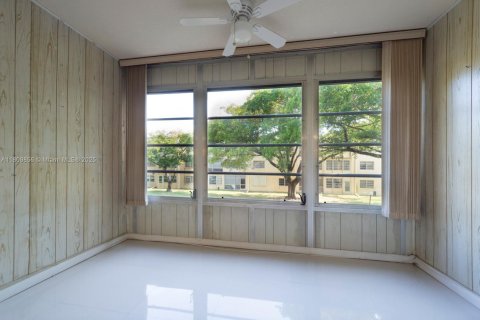 Condo in Hollywood, Florida, 2 bedrooms  № 1779829 - photo 14