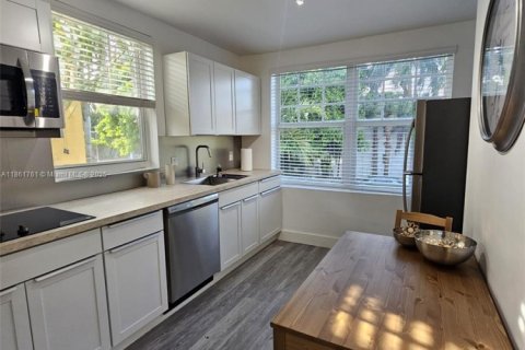 Appartement à louer à Miami Beach, Floride: 1 chambre, 374.02 m2 № 1890224 - photo 15