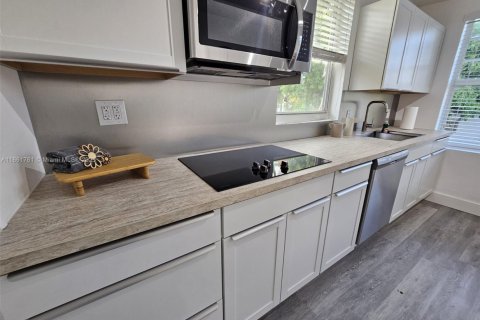 Appartement à louer à Miami Beach, Floride: 1 chambre, 374.02 m2 № 1890224 - photo 11