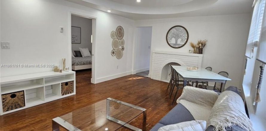 Appartement à Miami Beach, Floride 1 chambre, 374.02 m2 № 1890224
