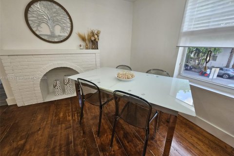 Appartement à louer à Miami Beach, Floride: 1 chambre, 374.02 m2 № 1890224 - photo 7