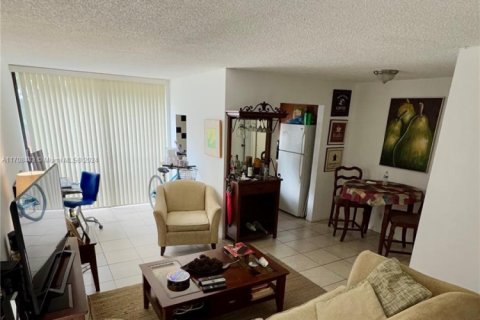 Copropriété à vendre à Sunny Isles Beach, Floride: 1 chambre, 59.46 m2 № 1983233 - photo 3